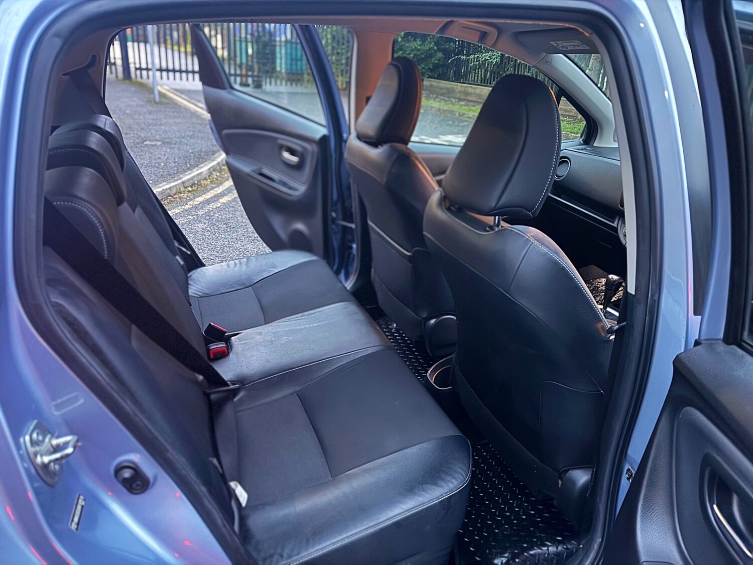 Used Toyota Yaris 2015 for sale - 77469406: Photo 33