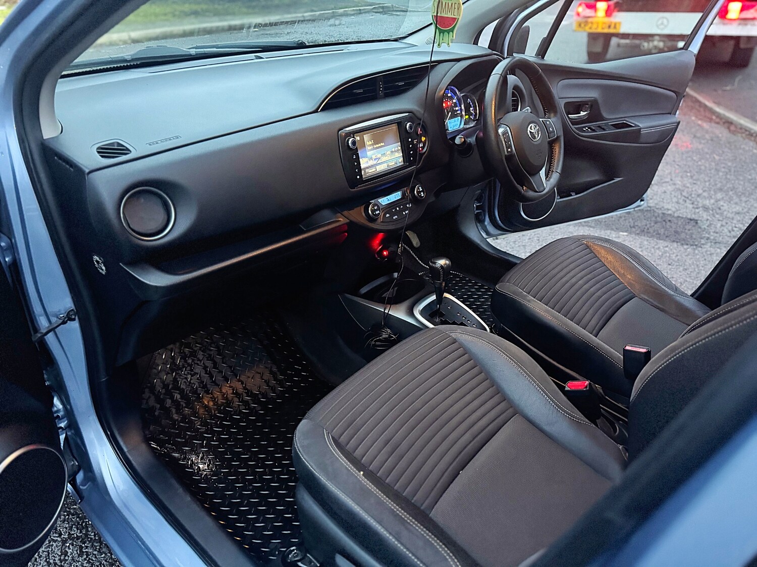 Used Toyota Yaris 2015 for sale - 77469406: Photo 35