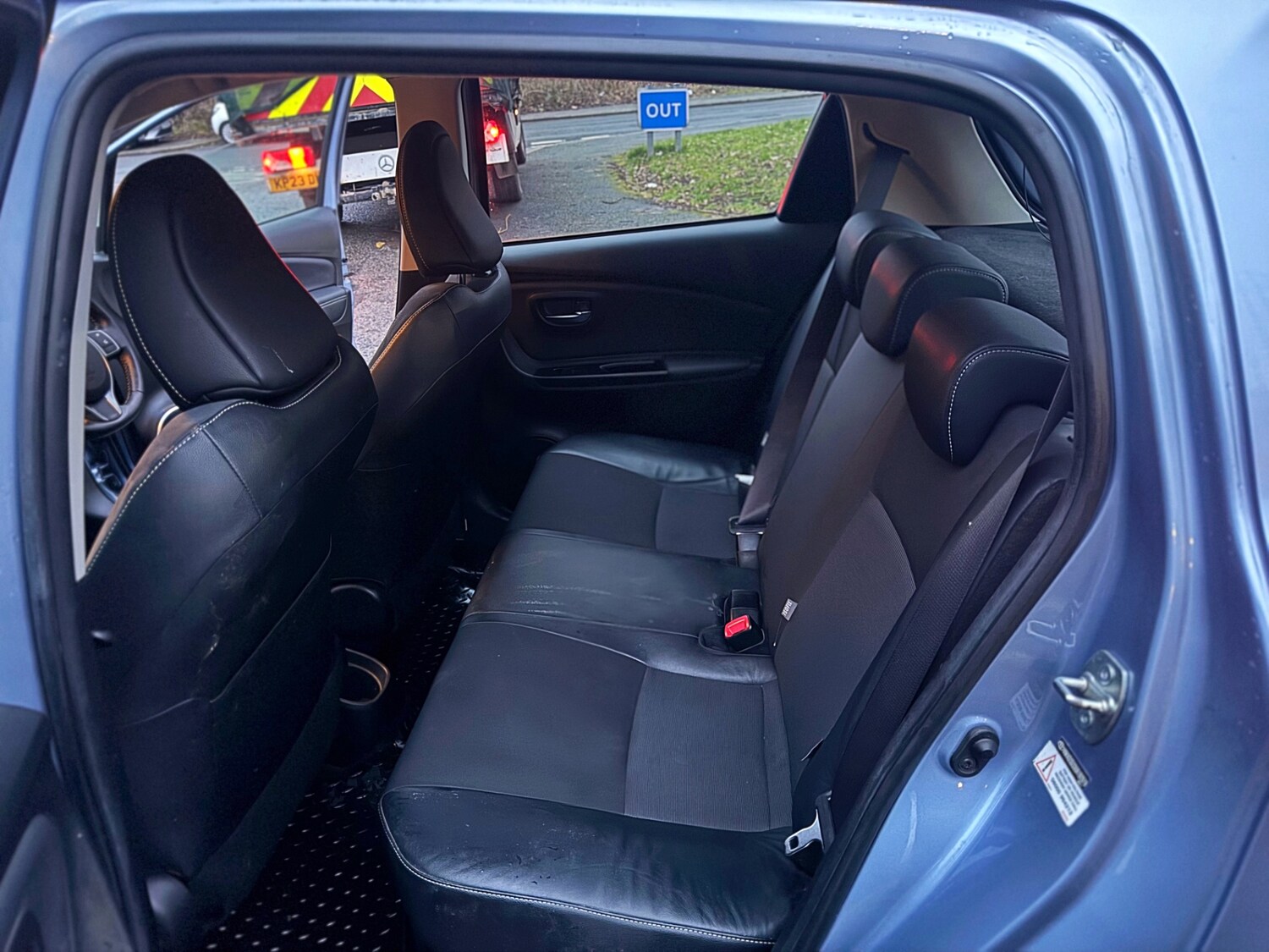 Used Toyota Yaris 2015 for sale - 77469406: Photo 38