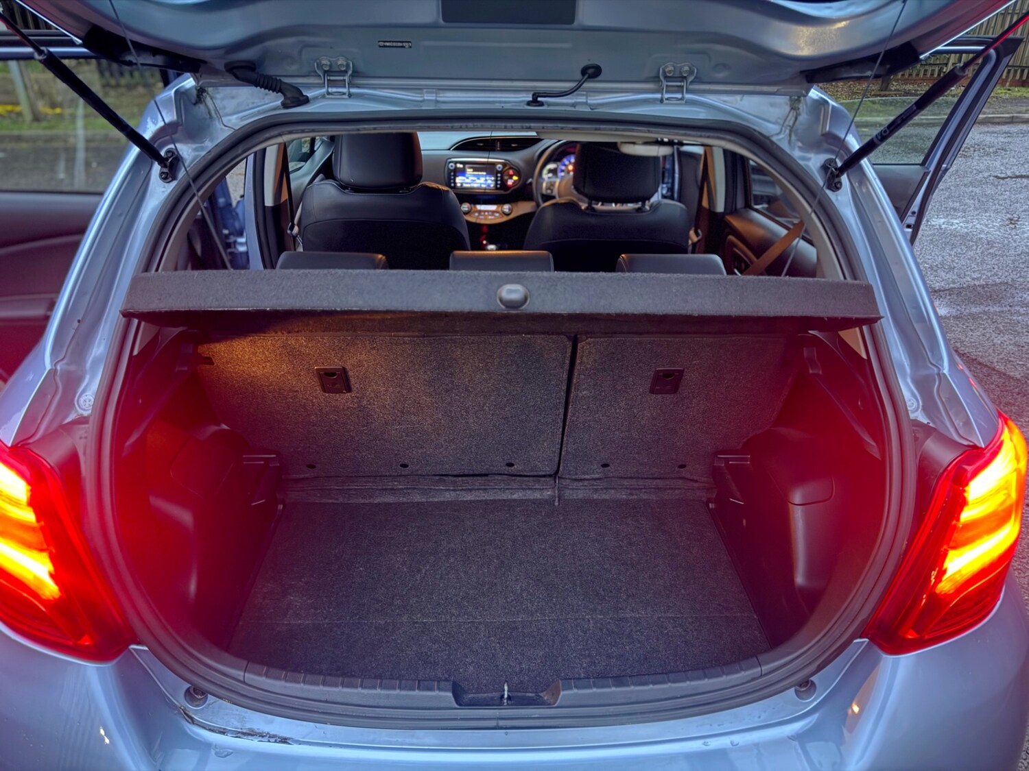 Used Toyota Yaris 2015 for sale - 77469406: Photo 39