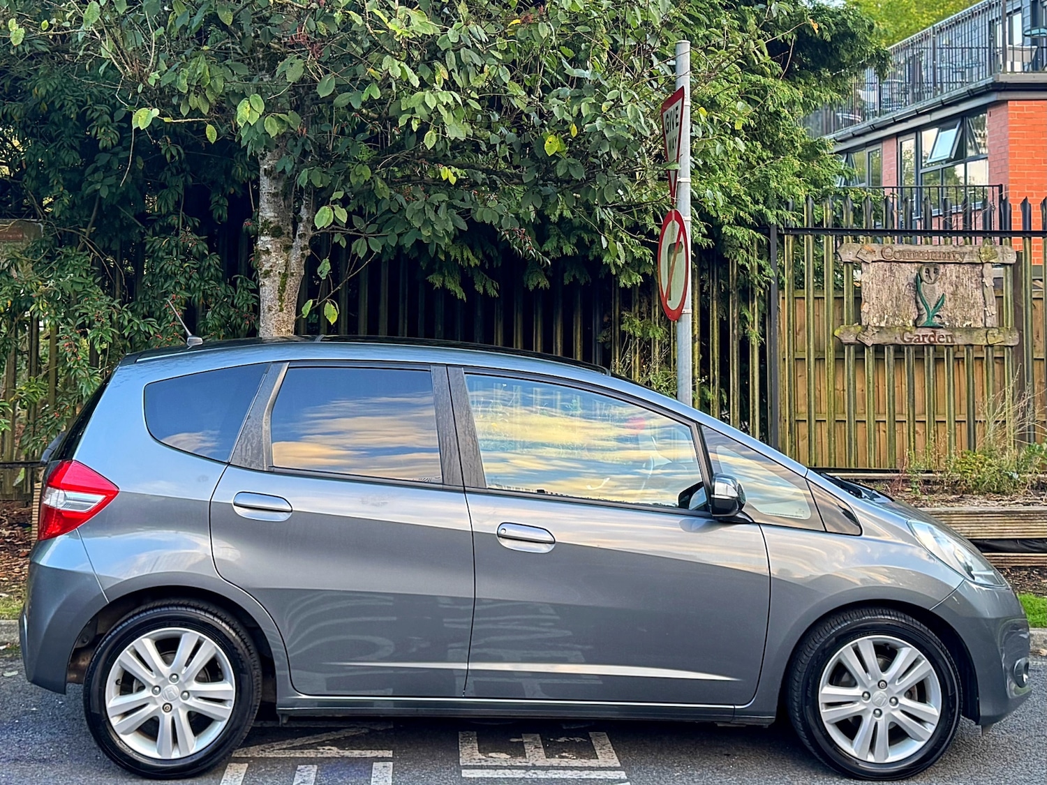 Used Honda Jazz 2013 for sale - 76102209: Photo 19