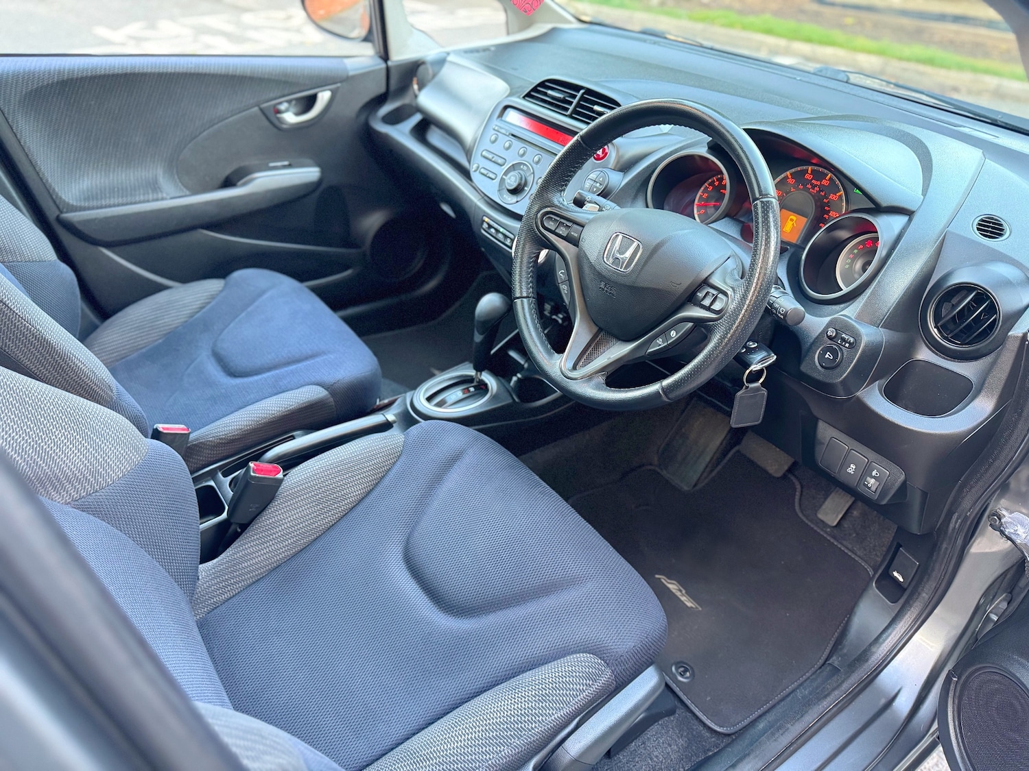 Used Honda Jazz 2013 for sale - 76102209: Photo 28