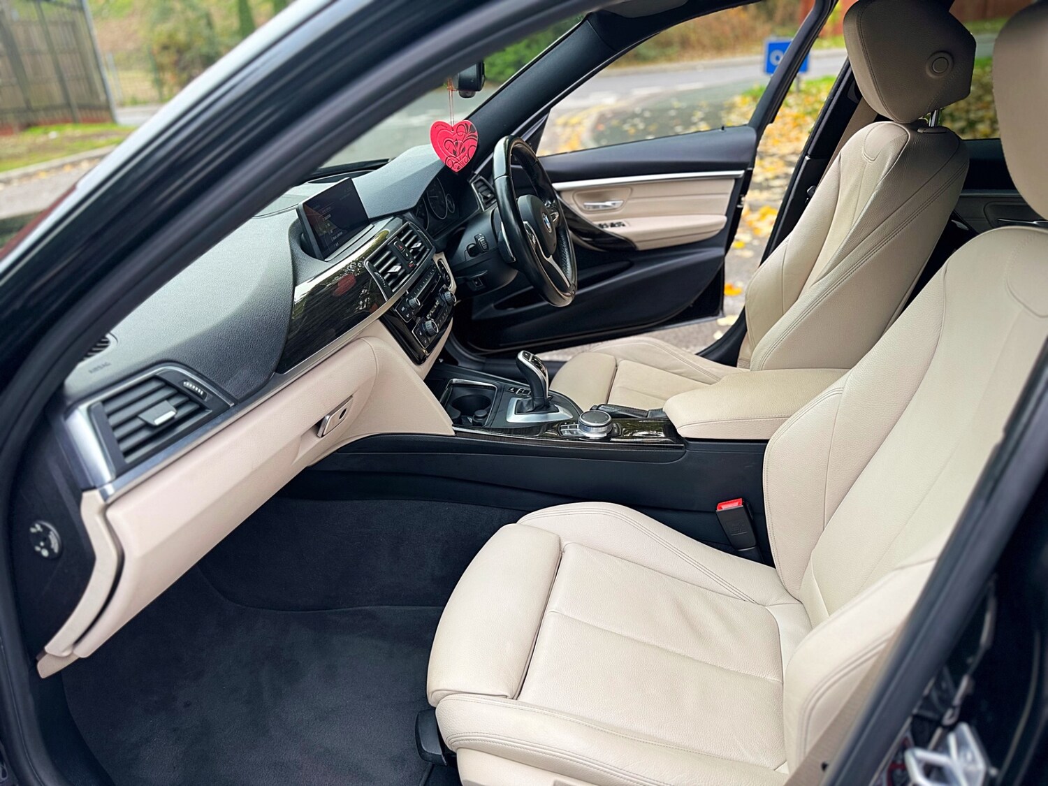 Used BMW 3 Series 2017 for sale - 76314134: Photo 41