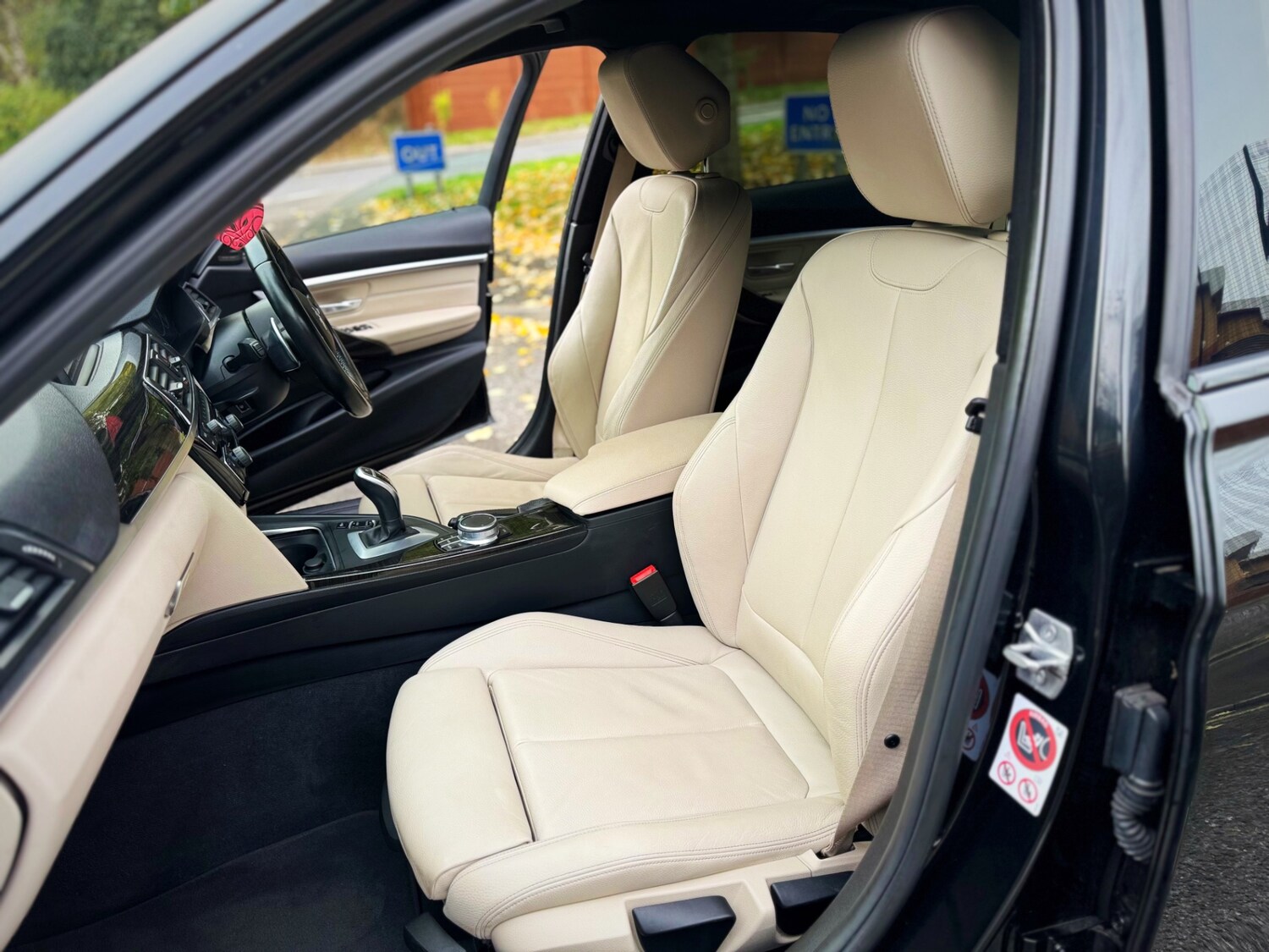 Used BMW 3 Series 2017 for sale - 76314134: Photo 42