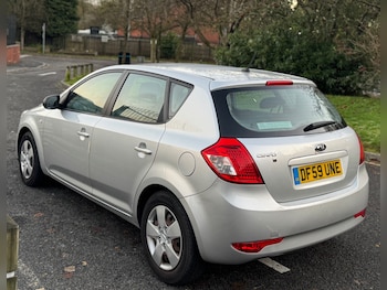 Used Kia Ceed 2010 for sale - 76610789: Photo