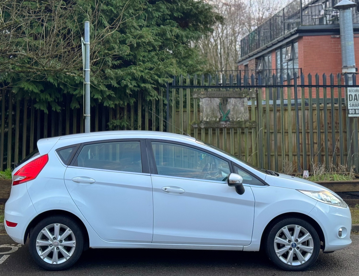 Used Ford Fiesta 2010 for sale - 77206938: Photo 19