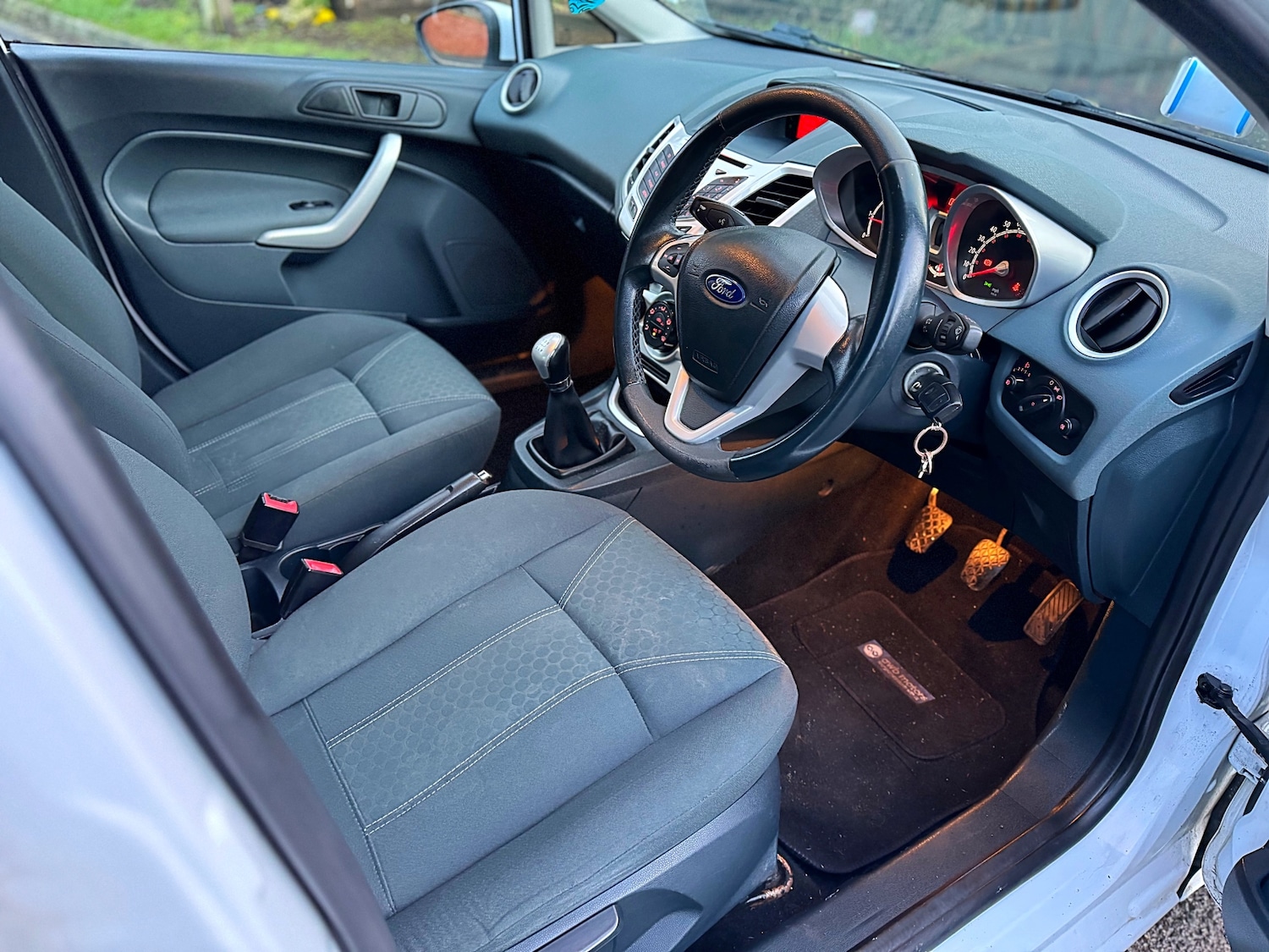 Used Ford Fiesta 2010 for sale - 77206938: Photo 28