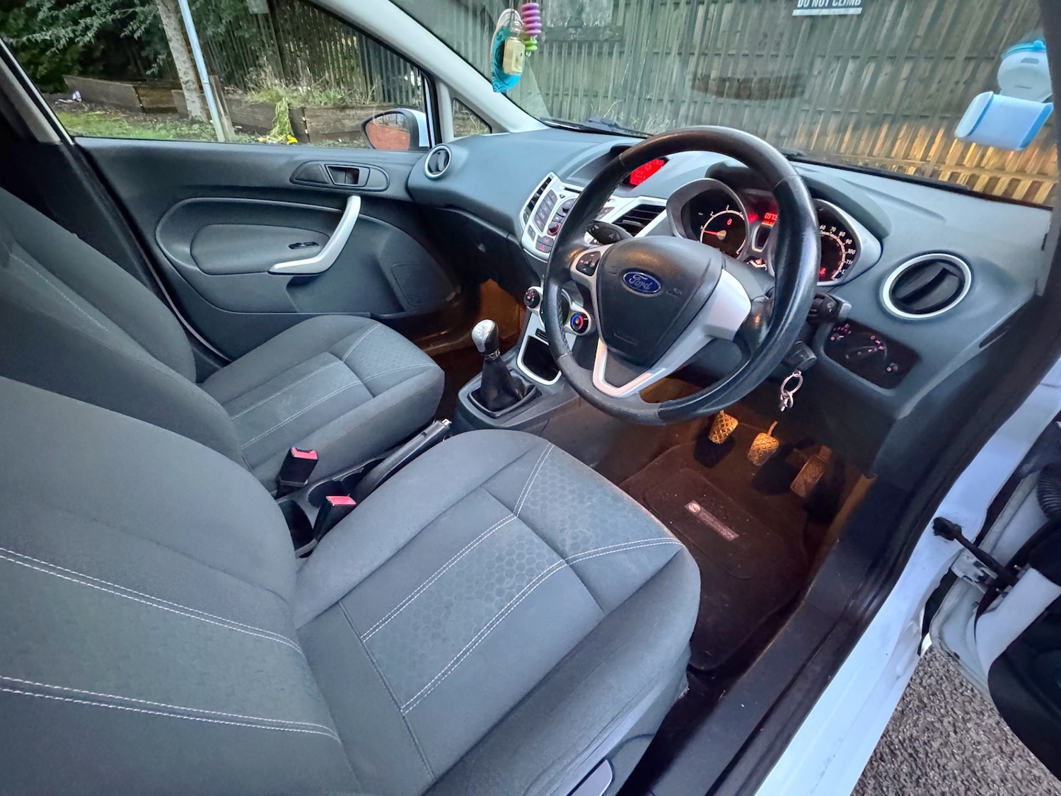 Used Ford Fiesta 2010 for sale - 77206938: Photo 29