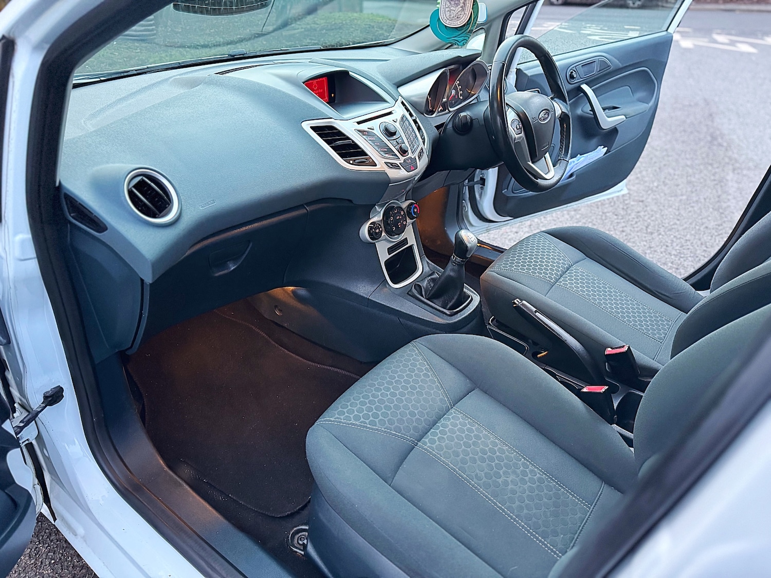 Used Ford Fiesta 2010 for sale - 77206938: Photo 34