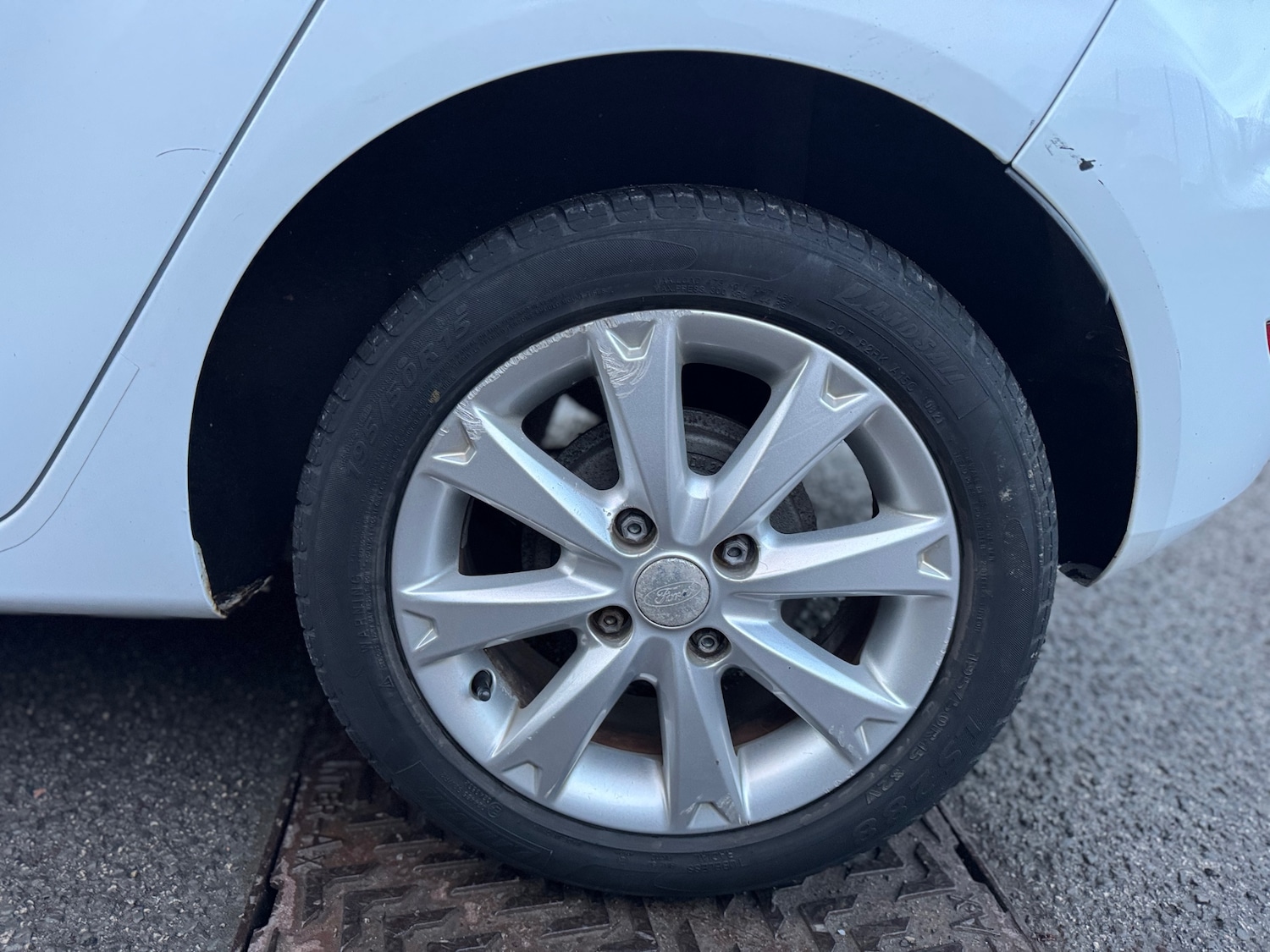 Used Ford Fiesta 2010 for sale - 77206938: Photo 40