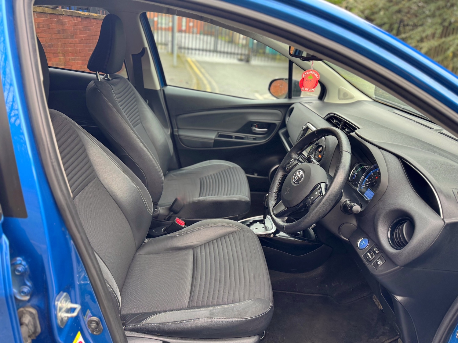 Used Toyota Yaris 2016 for sale - 77482317: Photo 31