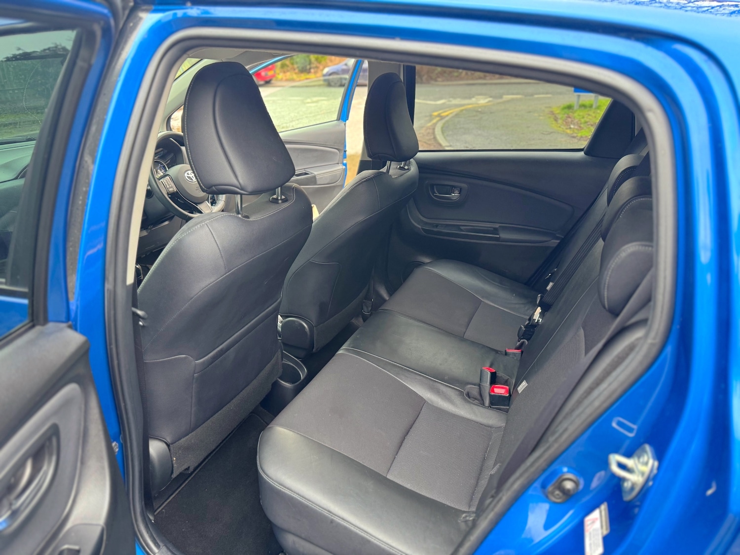 Used Toyota Yaris 2016 for sale - 77482317: Photo 37