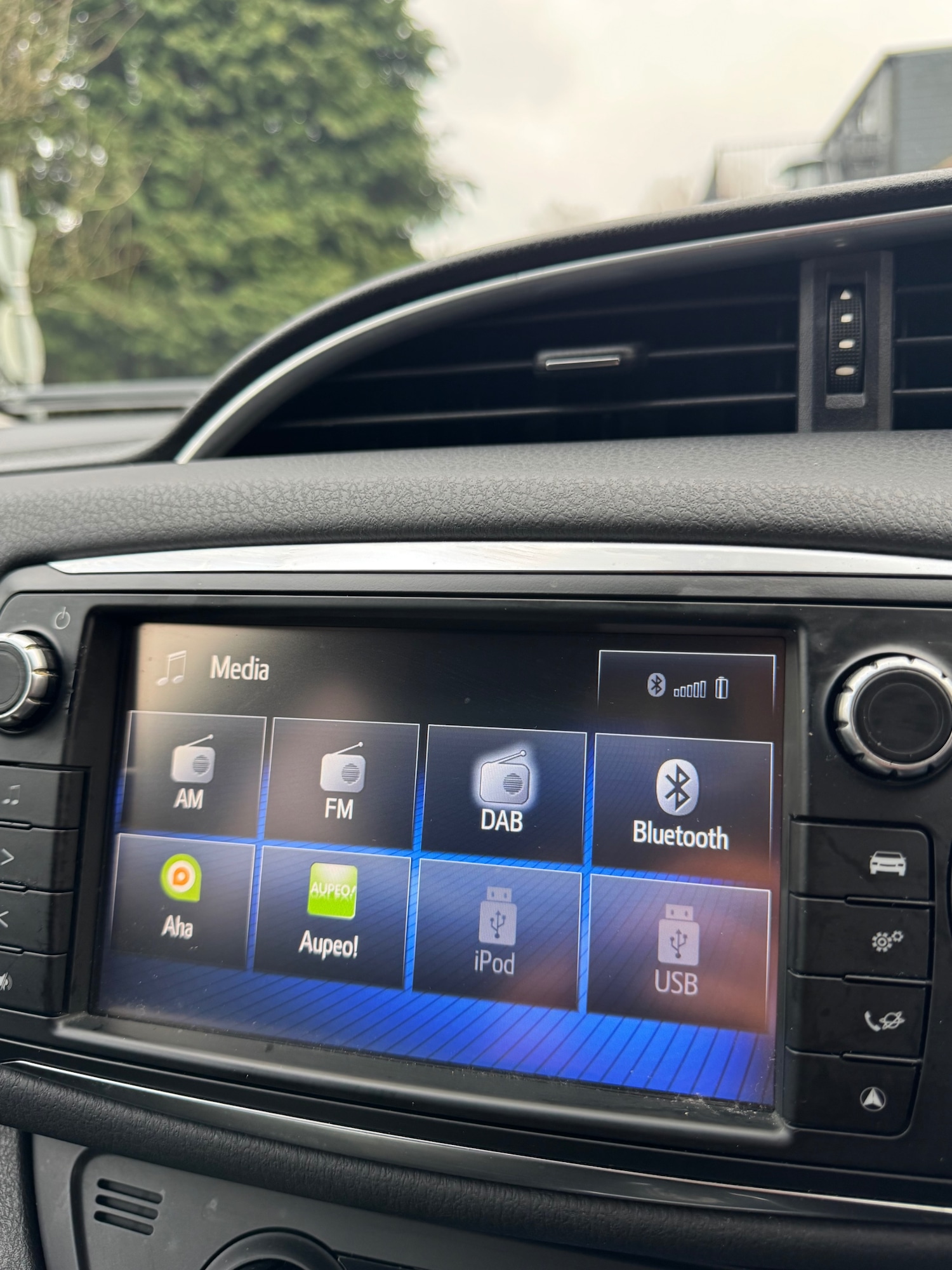 Used Toyota Yaris 2016 for sale - 77482317: Photo 53