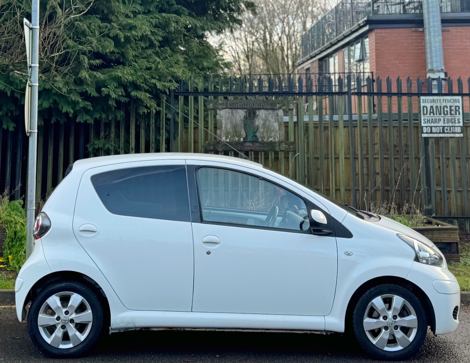 Used Toyota AYGO 2012 for sale - 76974606: Photo 19