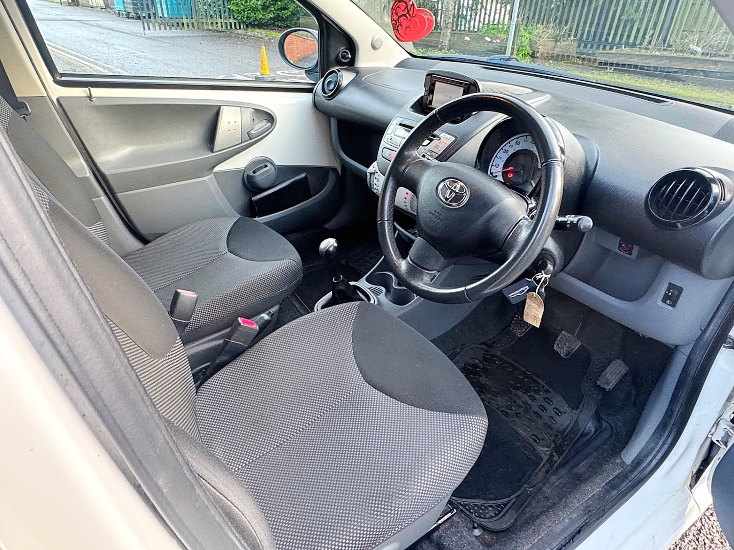 Used Toyota AYGO 2012 for sale - 76974606: Photo 29