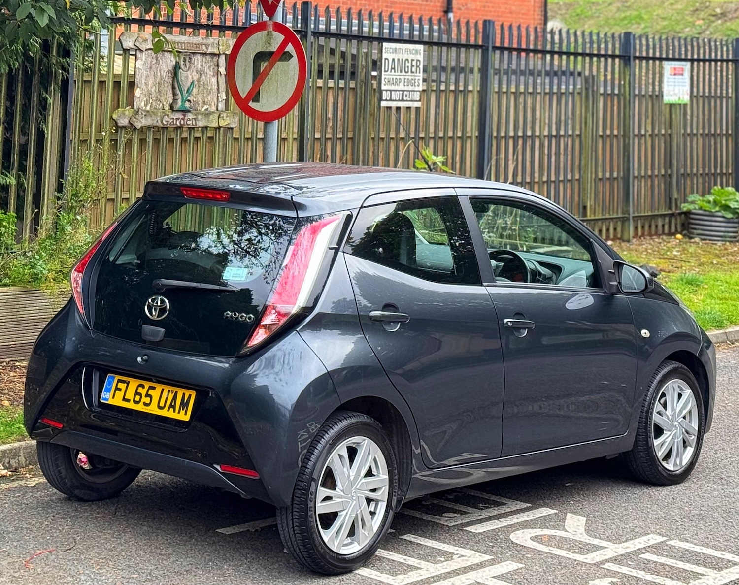 Used Toyota AYGO 2015 for sale - 76022770: Photo 21