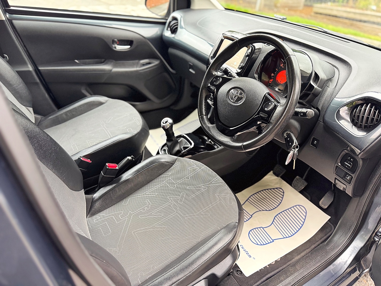 Used Toyota AYGO 2015 for sale - 76022770: Photo 28