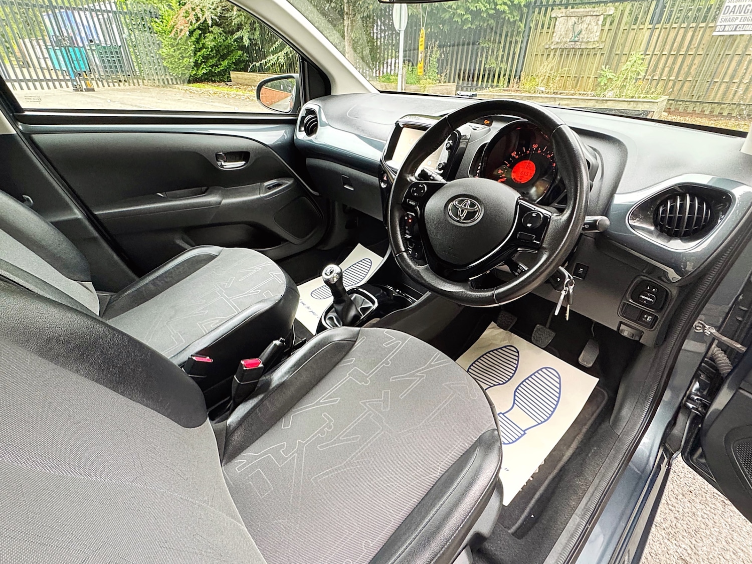 Used Toyota AYGO 2015 for sale - 76022770: Photo 29