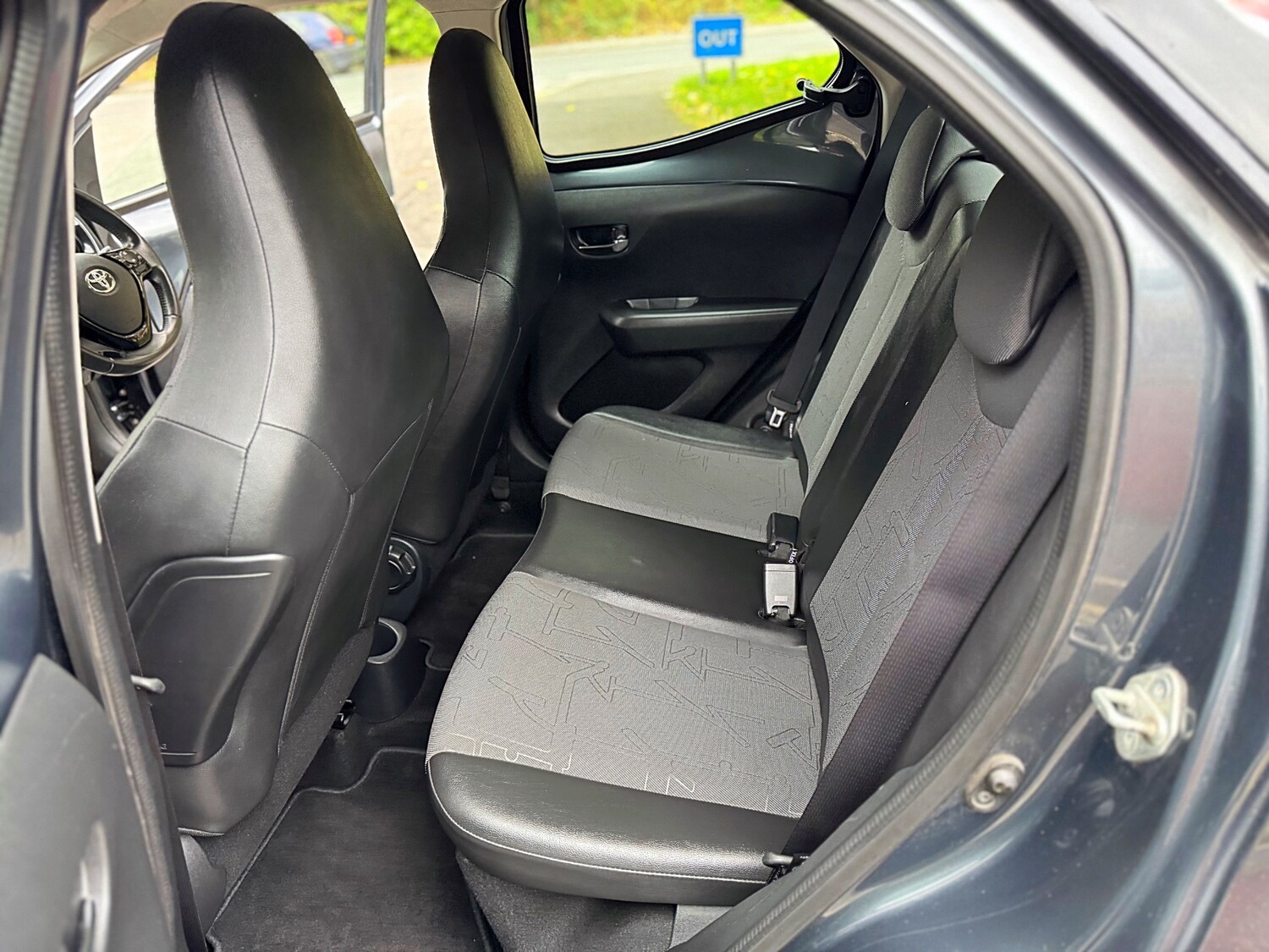 Used Toyota AYGO 2015 for sale - 76022770: Photo 37