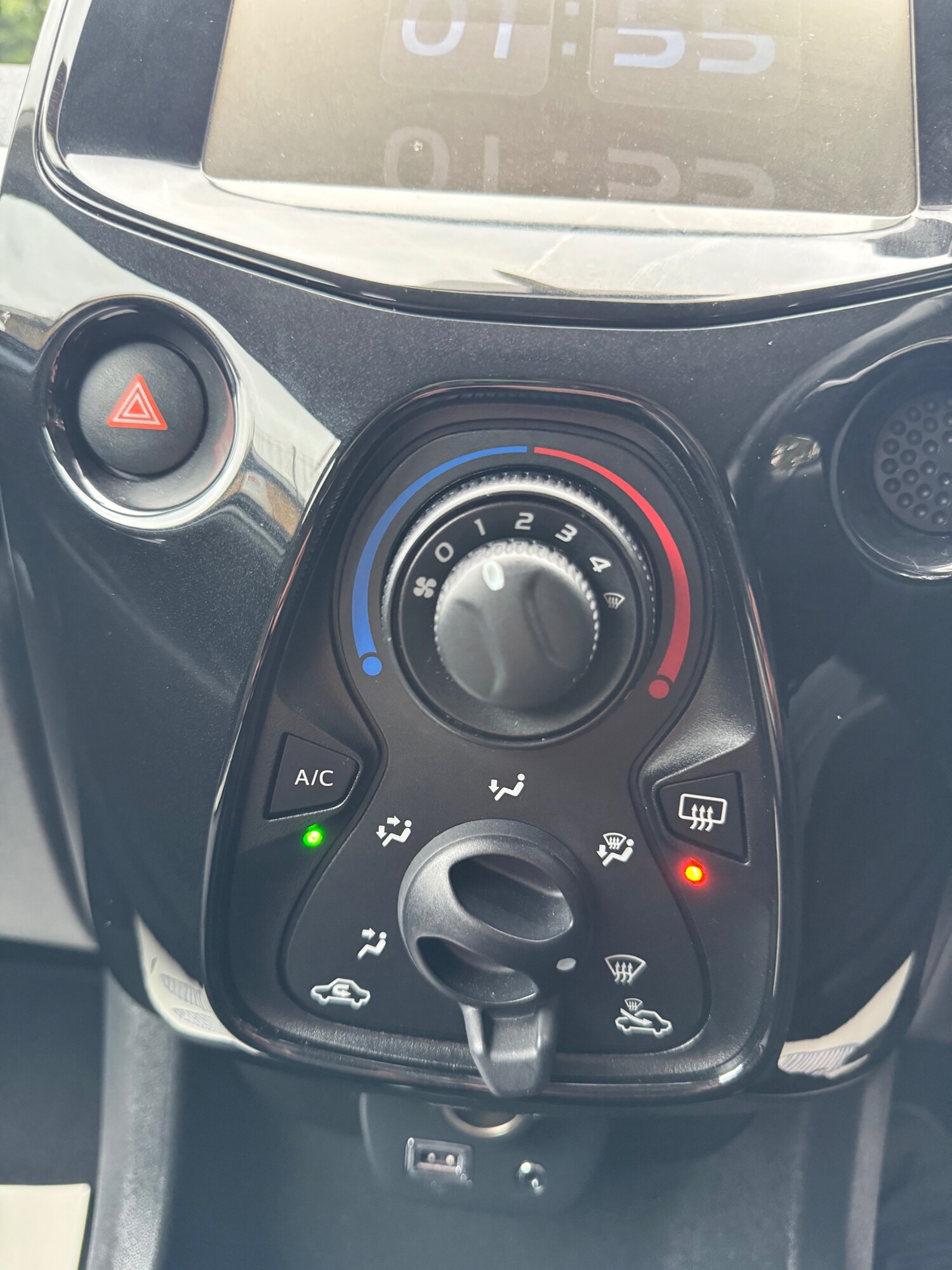 Used Toyota AYGO 2015 for sale - 76022770: Photo 54