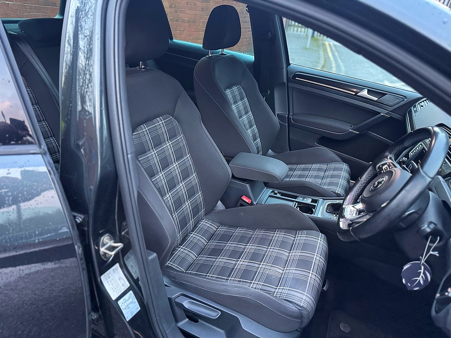 Used Volkswagen Golf 2016 for sale - 77190338: Photo 32