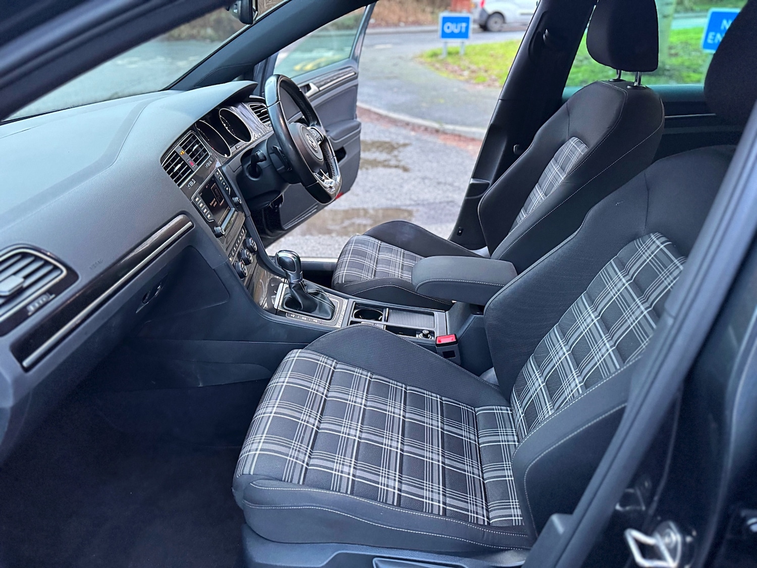 Used Volkswagen Golf 2016 for sale - 77190338: Photo 36