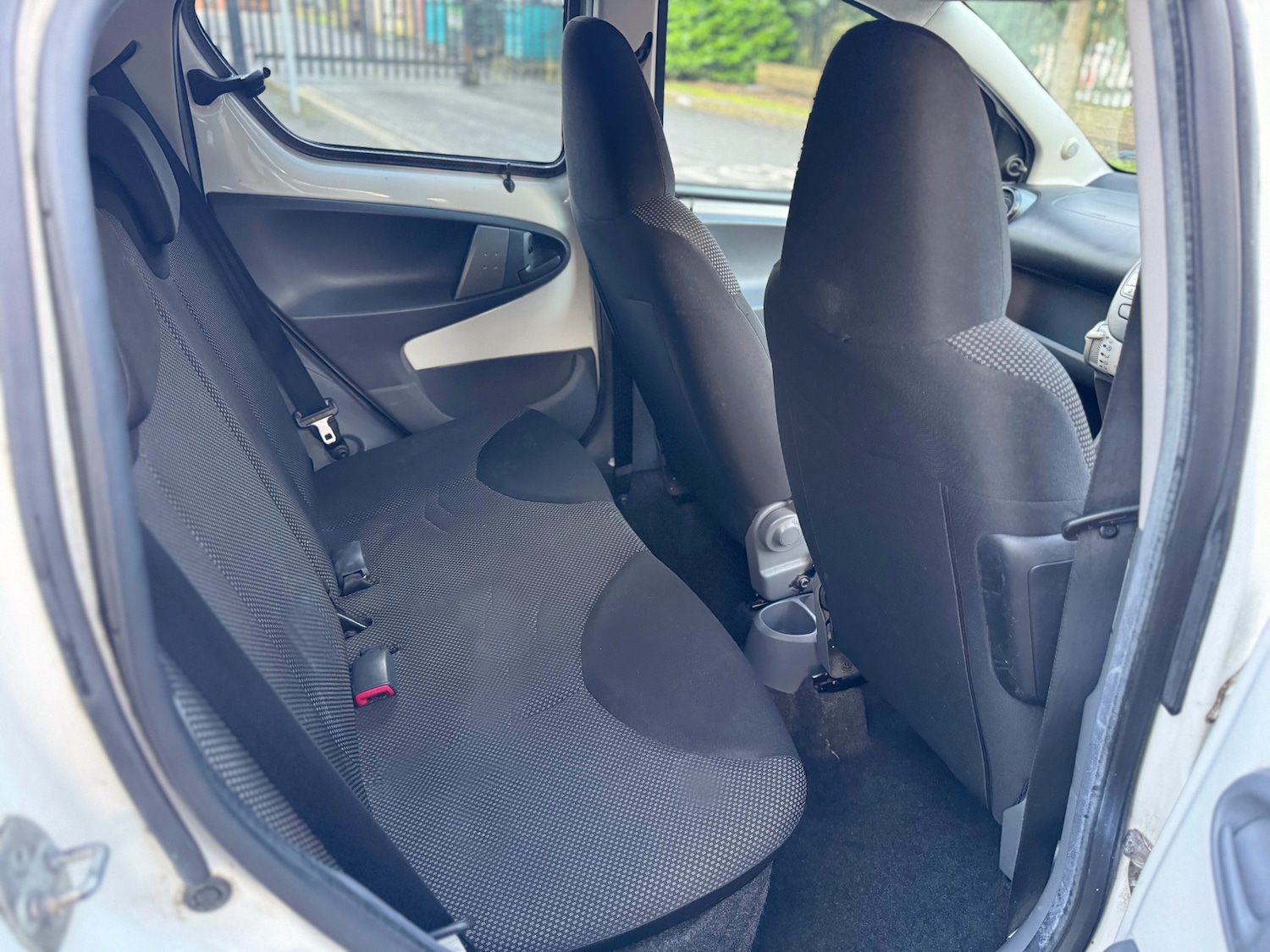 Used Toyota AYGO 2011 for sale - 77663765: Photo 26