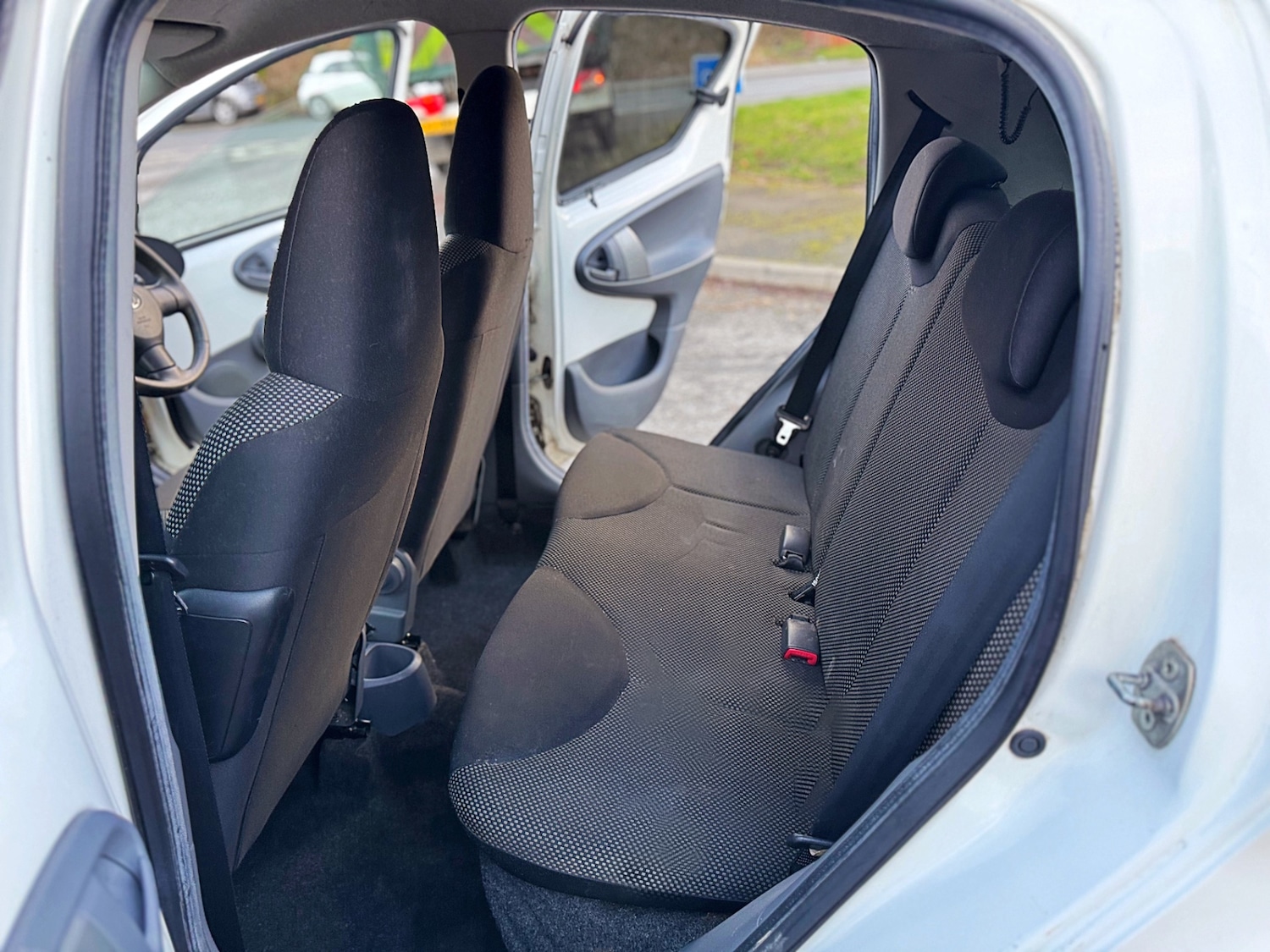 Used Toyota AYGO 2011 for sale - 77663765: Photo 31