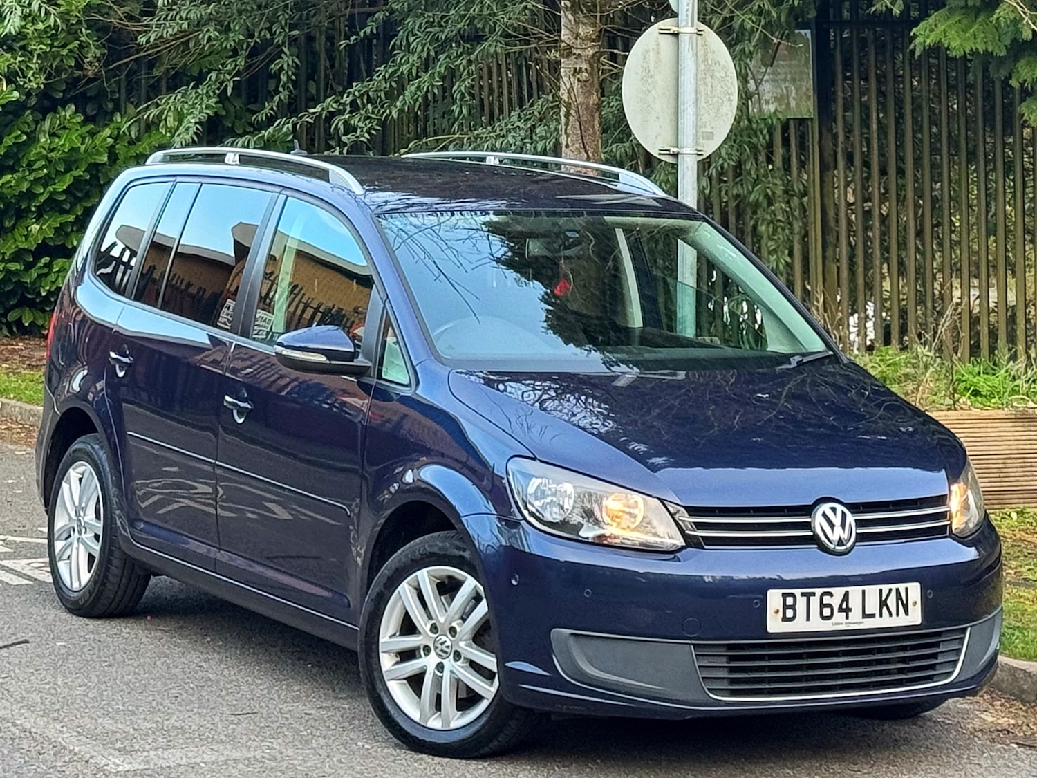 Used Volkswagen Touran 2014 for sale - 77970776: Photo 1