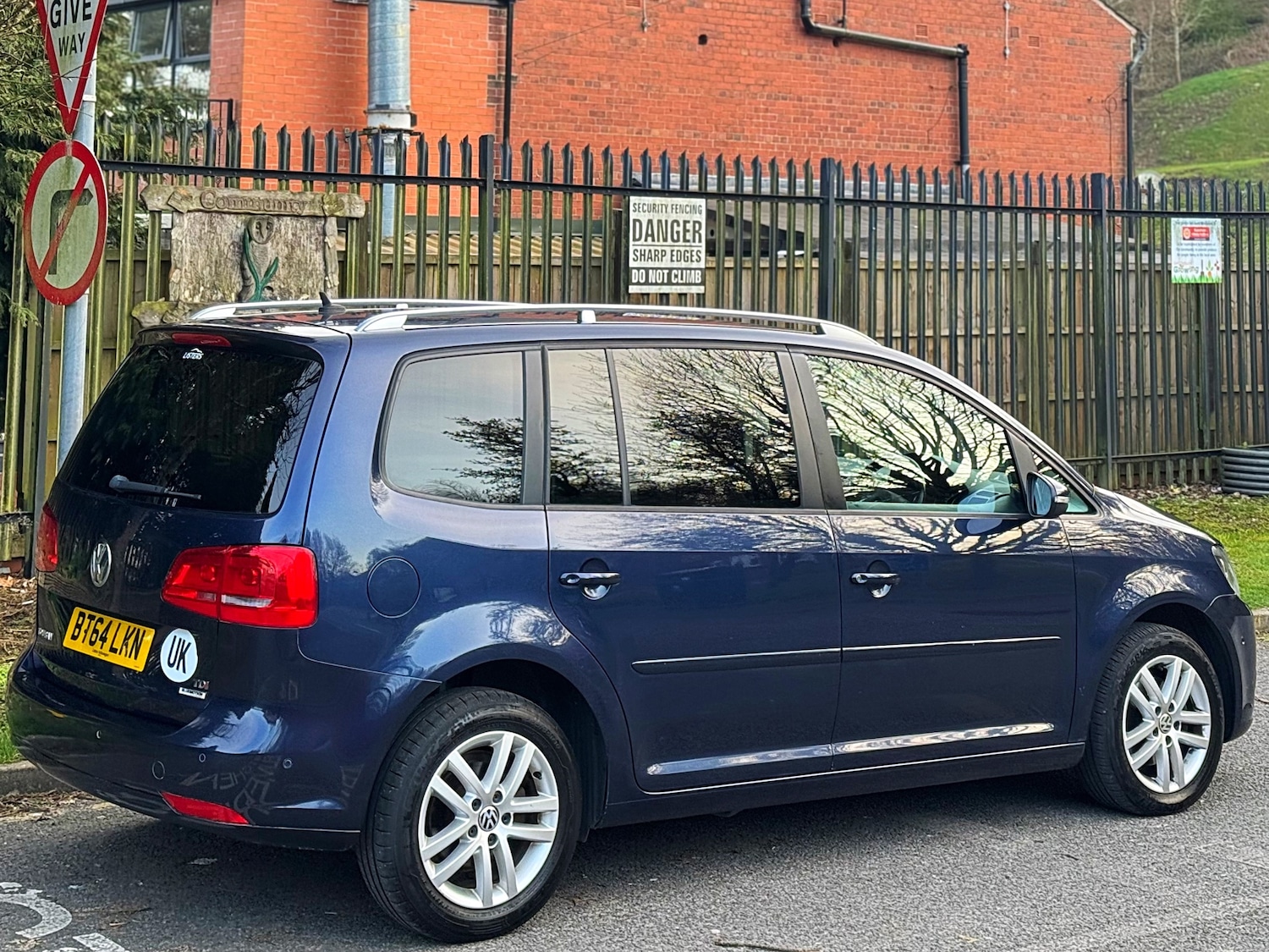 Used Volkswagen Touran 2014 for sale - 77970776: Photo 23