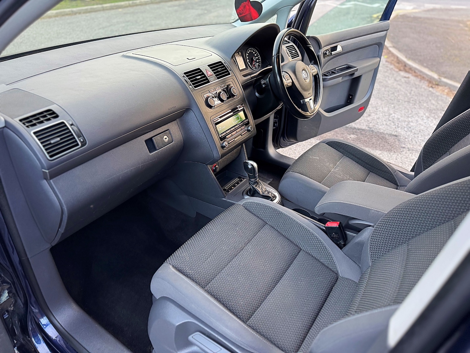 Used Volkswagen Touran 2014 for sale - 77970776: Photo 35