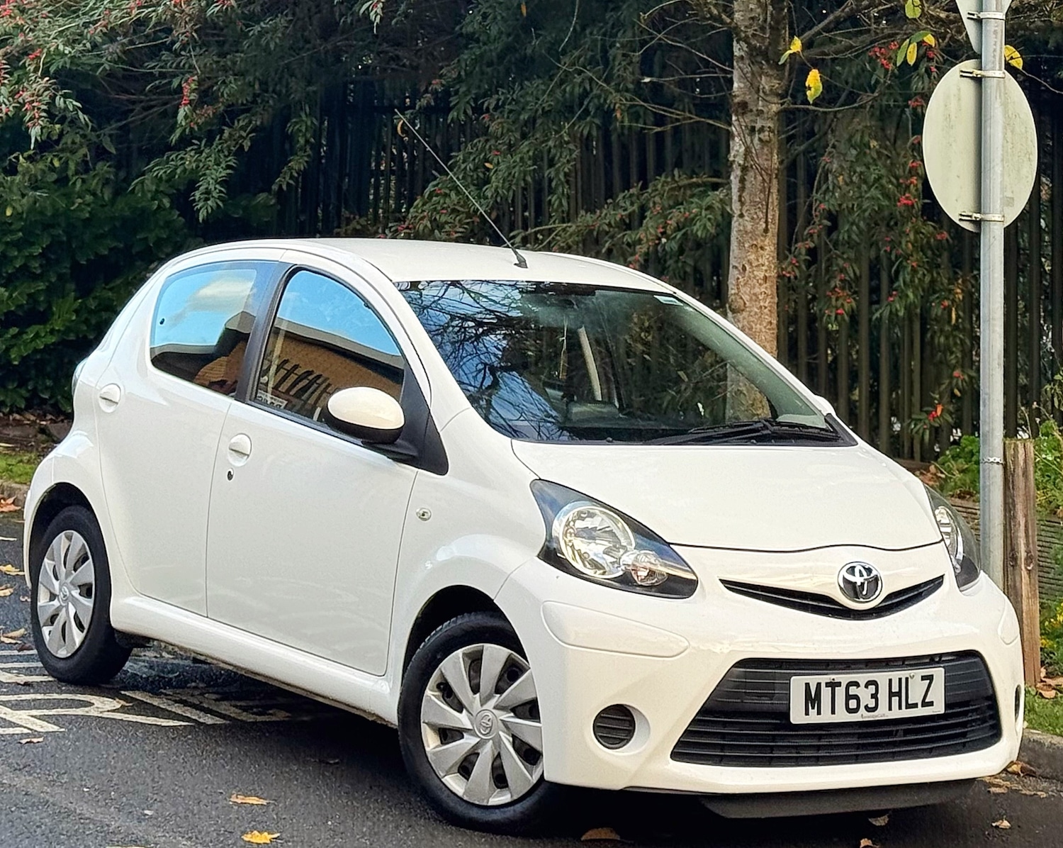 Used Toyota AYGO 2013 for sale - 76526763: Photo 2