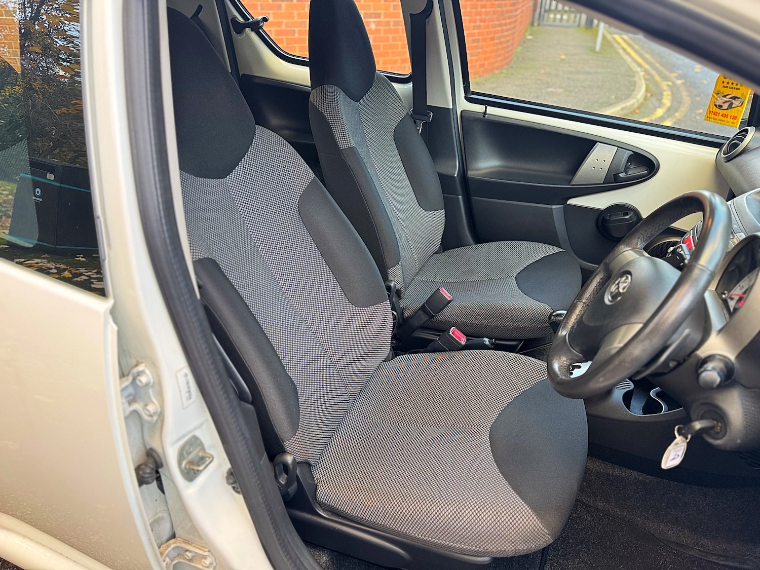 Used Toyota AYGO 2013 for sale - 76526763: Photo 30