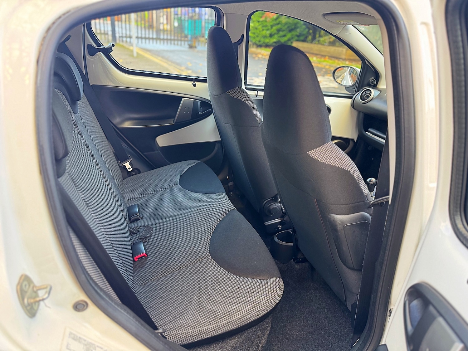 Used Toyota AYGO 2013 for sale - 76526763: Photo 31