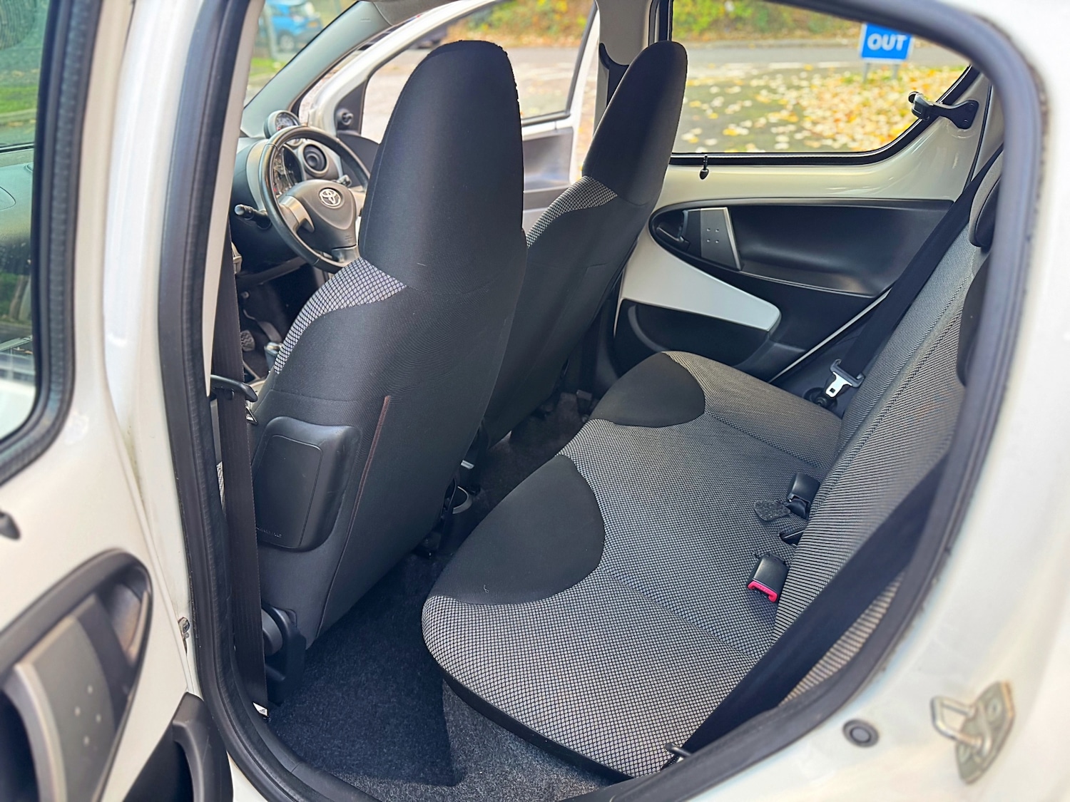 Used Toyota AYGO 2013 for sale - 76526763: Photo 35