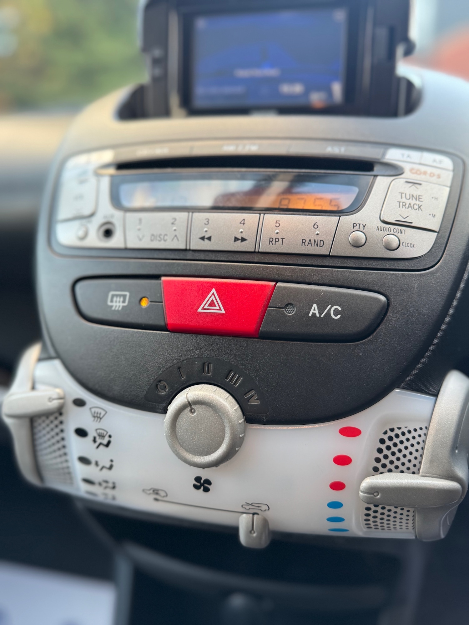 Used Toyota AYGO 2013 for sale - 76526763: Photo 50