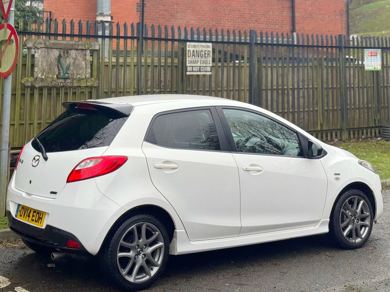 Used Mazda Mazda2 2014 for sale - 77537116: Photo 23