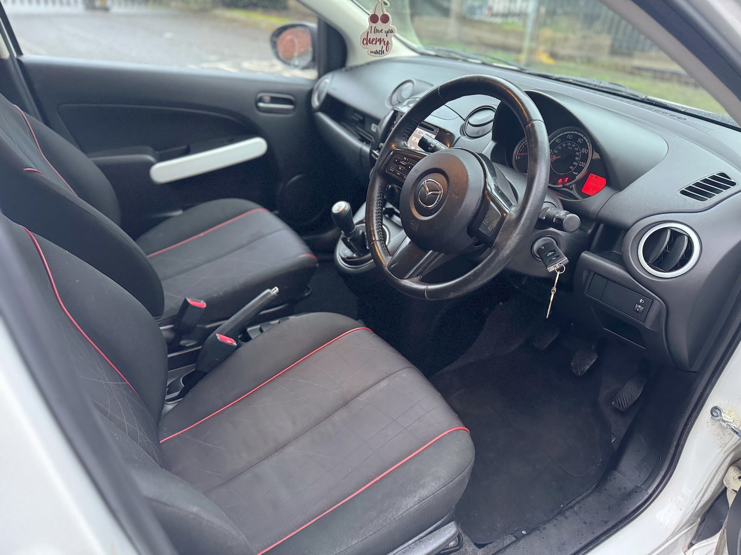 Used Mazda Mazda2 2014 for sale - 77537116: Photo 29