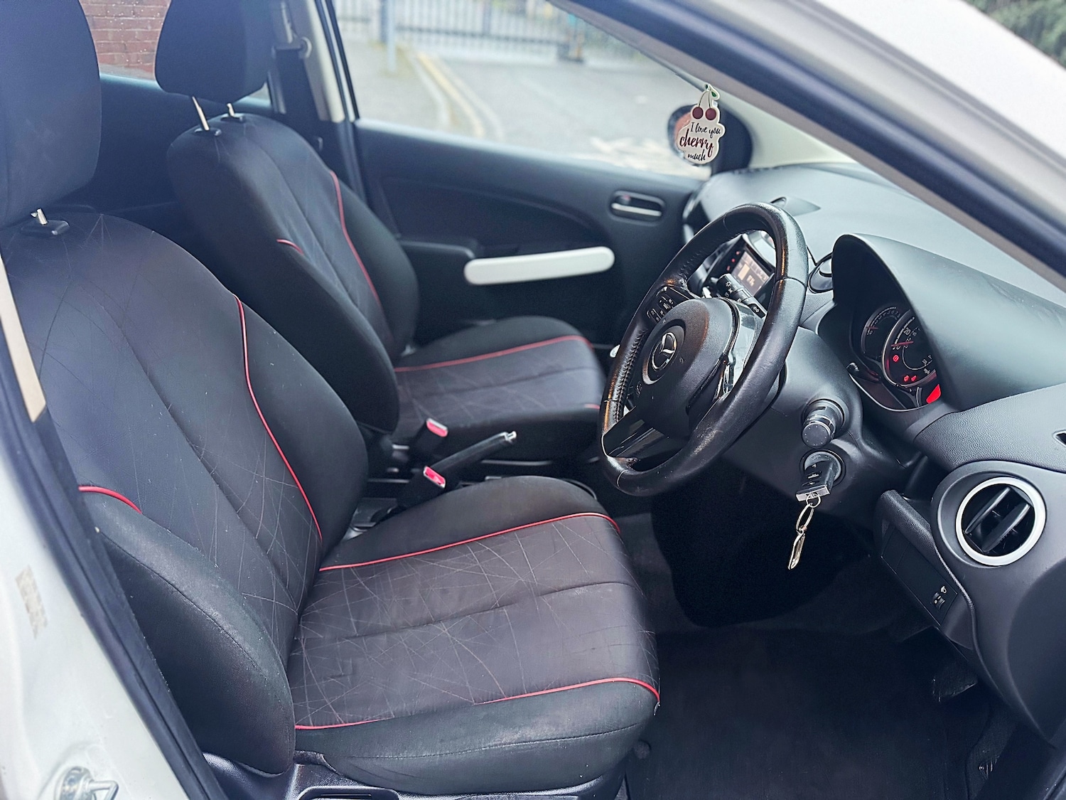 Used Mazda Mazda2 2014 for sale - 77537116: Photo 31