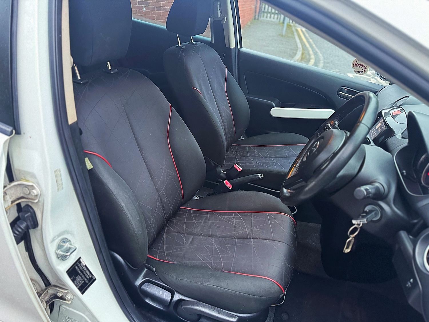 Used Mazda Mazda2 2014 for sale - 77537116: Photo 32