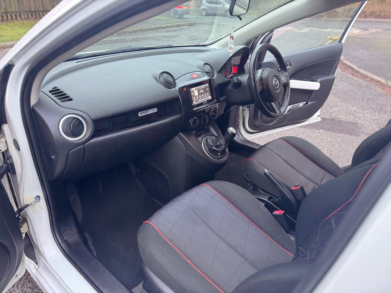 Used Mazda Mazda2 2014 for sale - 77537116: Photo 35