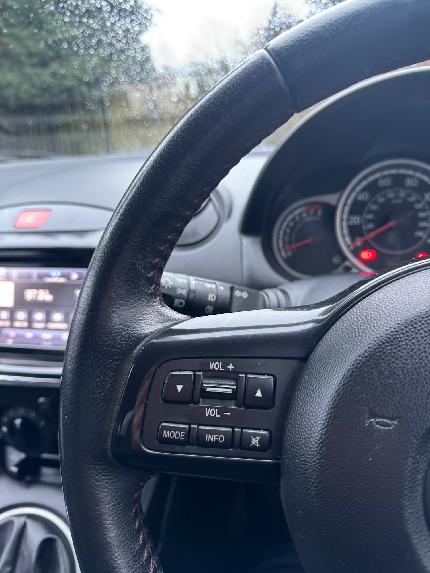 Used Mazda Mazda2 2014 for sale - 77537116: Photo 46