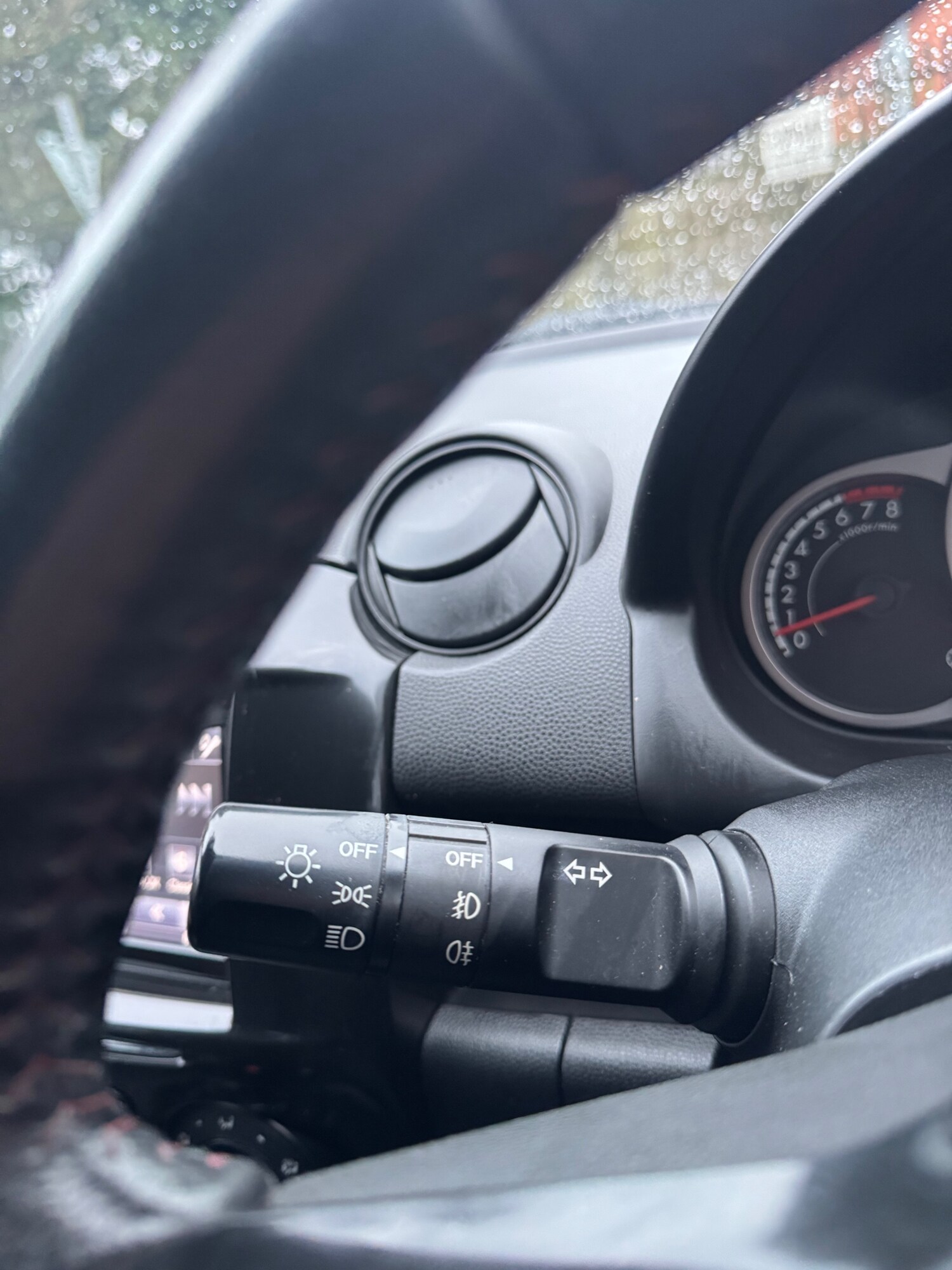 Used Mazda Mazda2 2014 for sale - 77537116: Photo 47