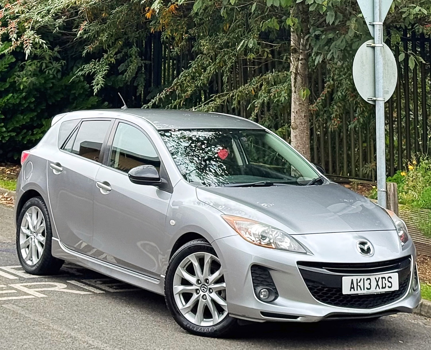 Used Mazda Mazda3 2013 for sale - 76093918: Photo 2
