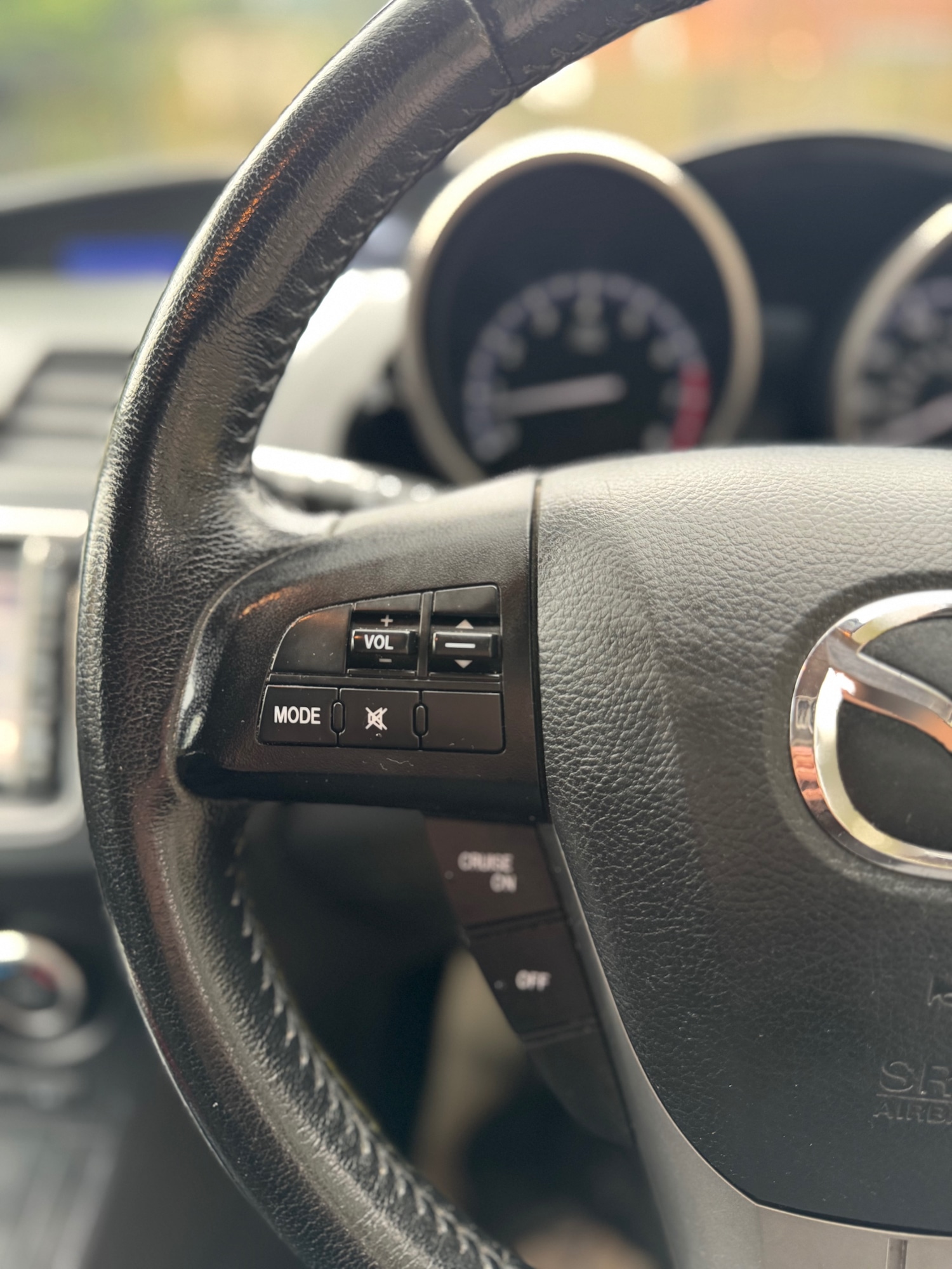 Used Mazda Mazda3 2013 for sale - 76093918: Photo 45