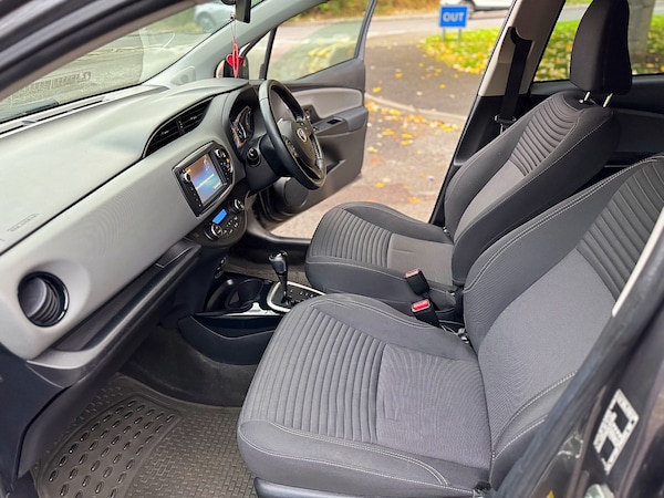 Used Toyota Yaris 2016 for sale - 76225439: Photo 35