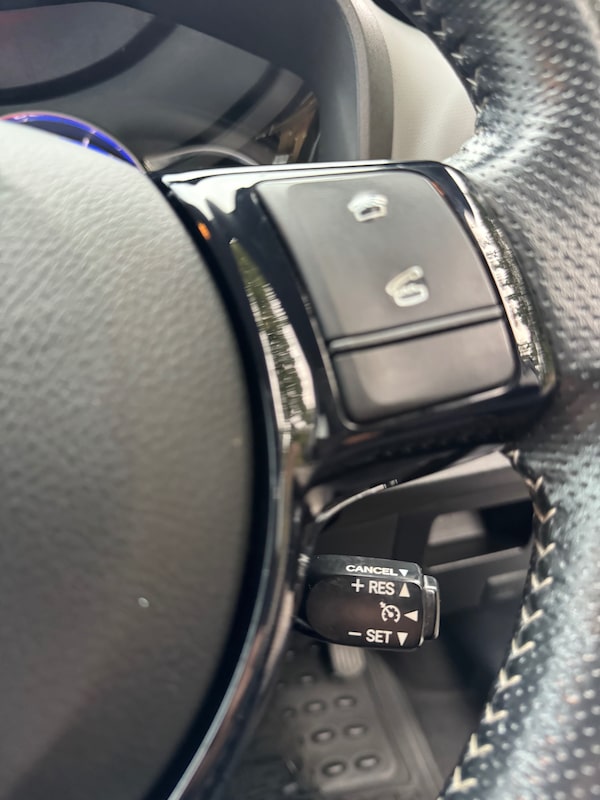 Used Toyota Yaris 2016 for sale - 76225439: Photo 47
