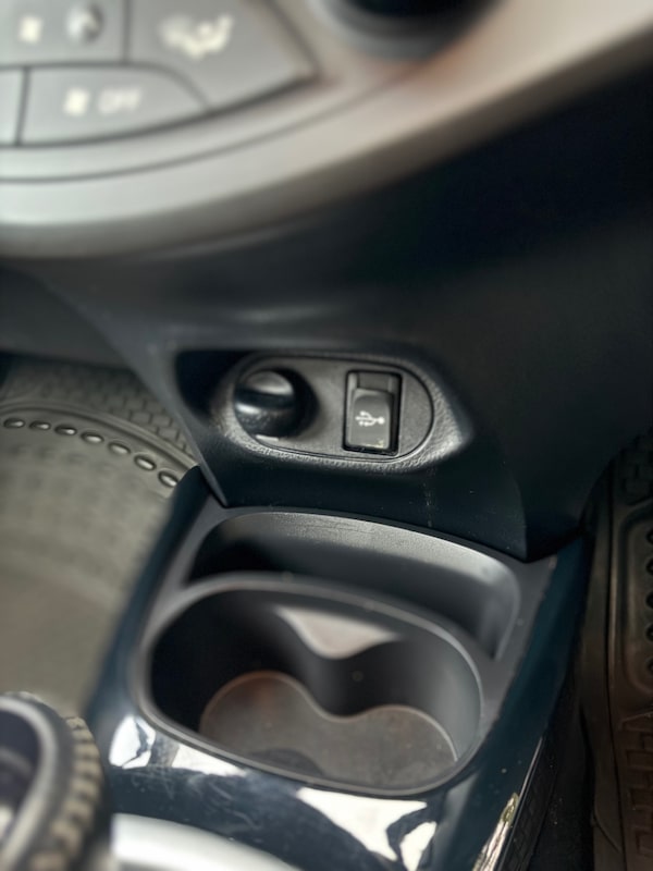 Used Toyota Yaris 2016 for sale - 76225439: Photo 55