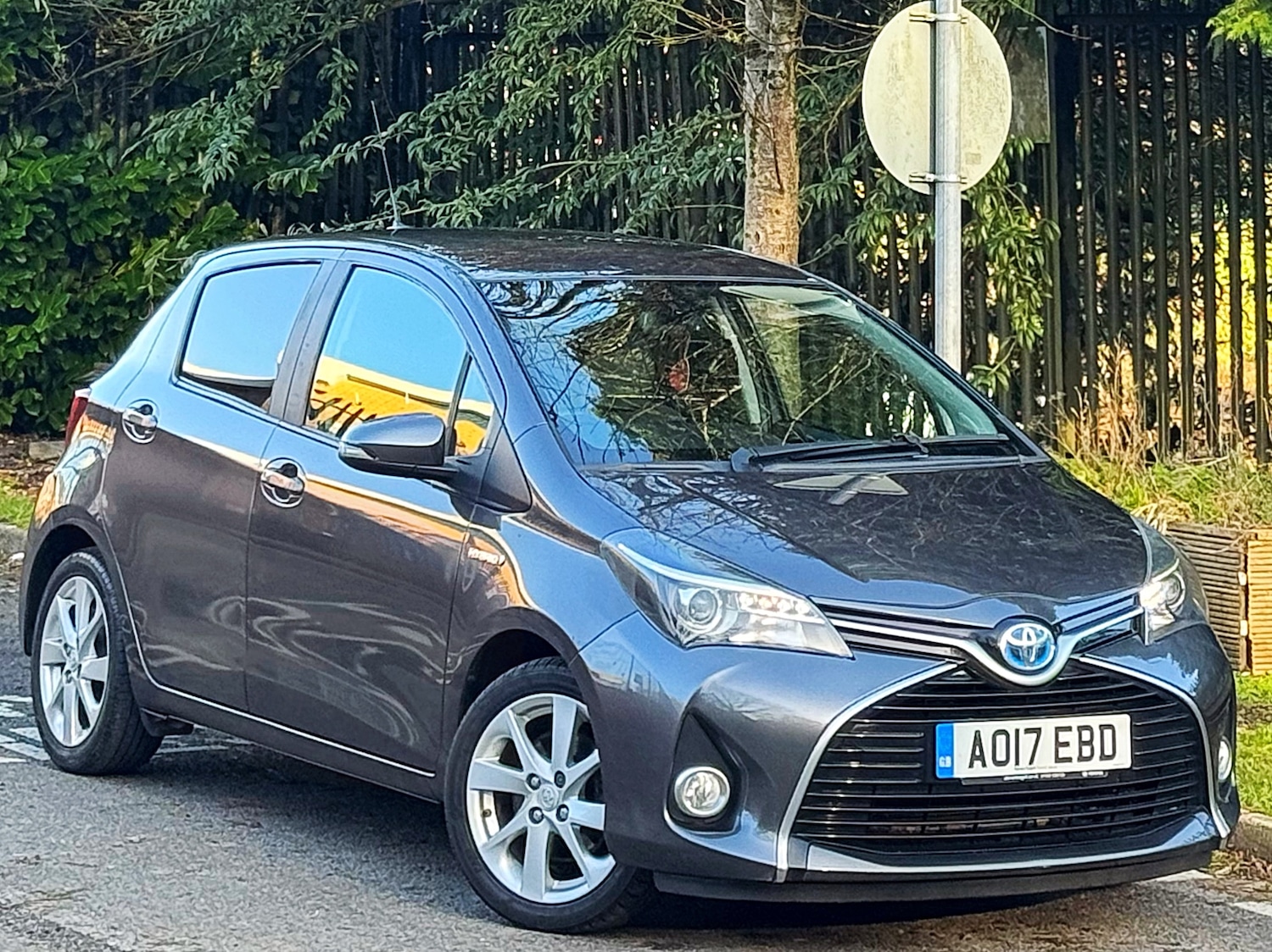 Used Toyota Yaris 2017 for sale - 77740320: Photo 2
