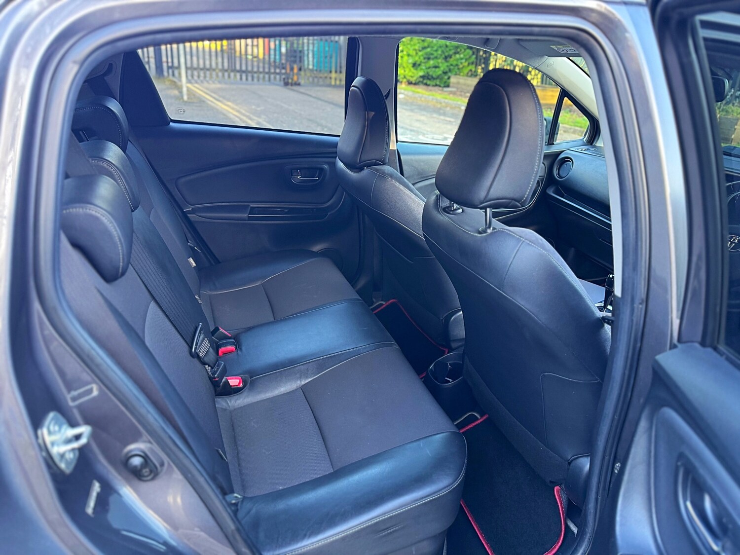 Used Toyota Yaris 2017 for sale - 77740320: Photo 31